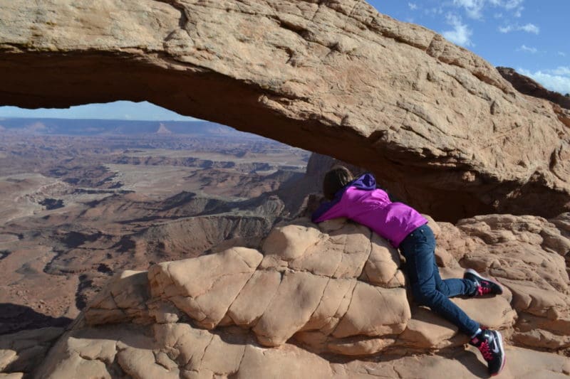 Favorite hikes for families in Canyonlands National Park Island in the Sky district | tipsforfamilytrips.com | Utah | spring break | summer vacation