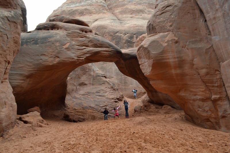 Top spots for families in Arches National Park, Utah | tipsforfamilytrips.com | family hikes | Delicate Arch | spring break | fall break