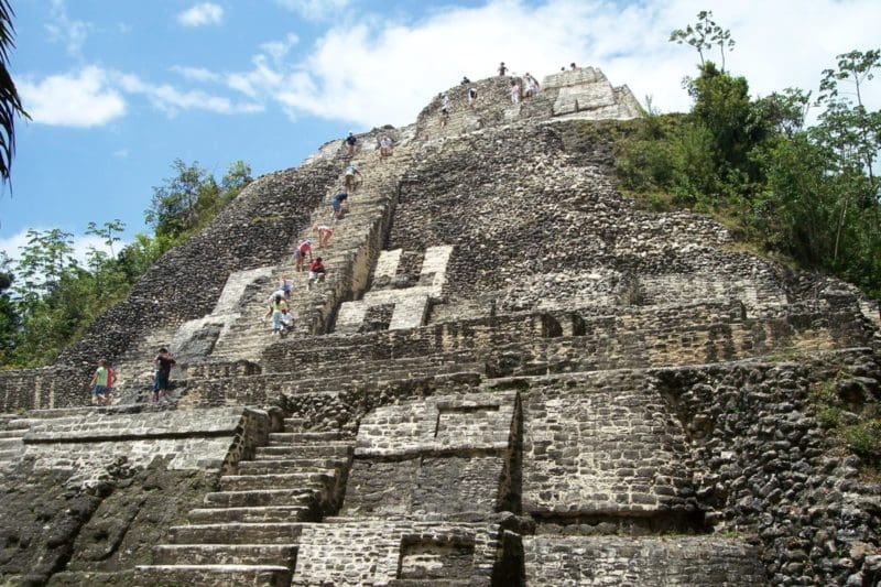 Tips for planning an AMAZING Lamanai cruise excursion in Belize | tipsforfamilytrips.com | Mayan ruins | Central America | Western Caribbean | spring break | cruise advice