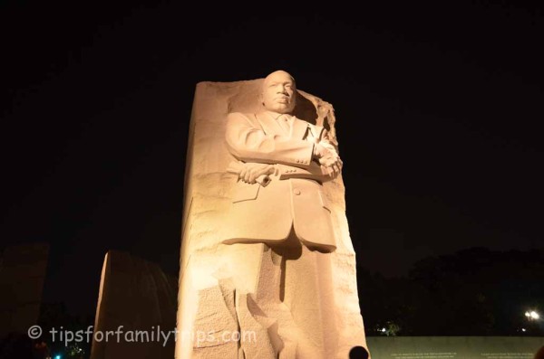 Washington D.C. Monuments at Night | tipsforfamilytrips.com