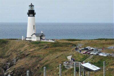 Tips for visiting Yaquina Head Lighthouse on the Oregon Coast with kids | tipsforfamilytrips.com | summer vacation | Newport | lighthouse tour | travel | outdoor