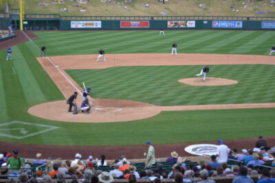 Tips for seeing the Cactus League in Phoenix, Arizona. These fun practice games are a must for baseball fans! | tipsforfamilytrips.com
