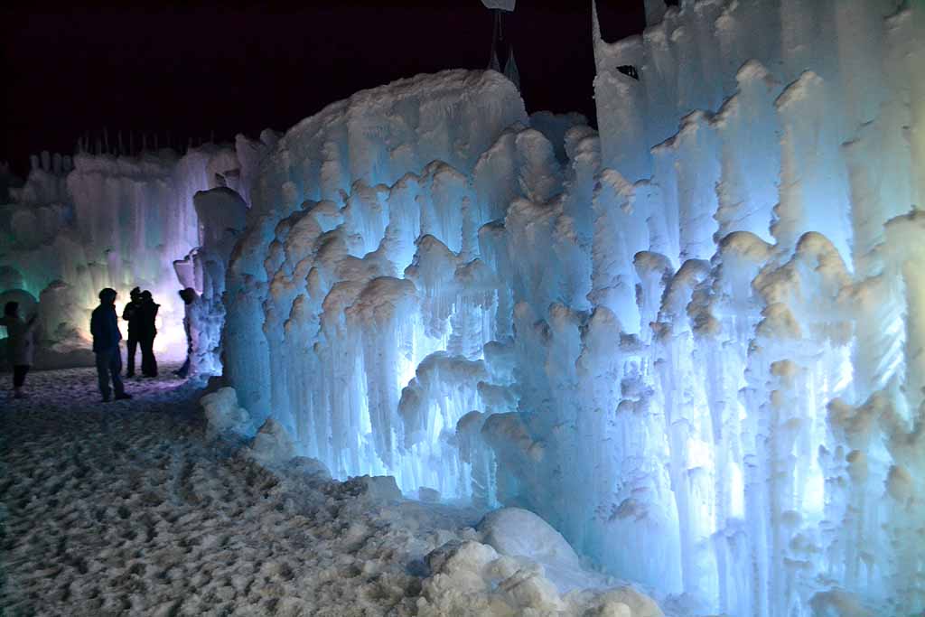 Tips for Visiting the Midway Ice Castles - Tips For Family Trips