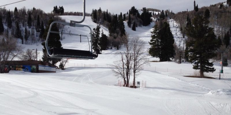 A beginner's guide to Snowbasin Resort near Ogden, Utah. This 2002 Olympic venue has great hills for beginners to experts. Not too big, and not too small, Snowbasin is a fun ski and snowboard resort for families. | tipsforfamilytrips.com | winter vacation | Christmas vacation | best ski resorts | skiing with kids