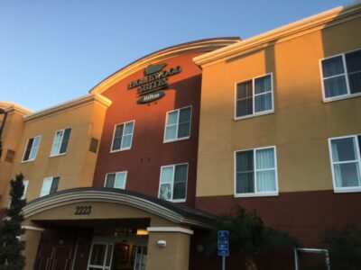 Our review of Homewood Suites by Hilton in Carlsbad, California. This hotel is a good choice for families planning a trip to LEGOLAND California! | tipsforfamilytrips.com | San Diego | Spring Break | Summer Vacation | hotels near Camp Pendleton | carlsbad ca