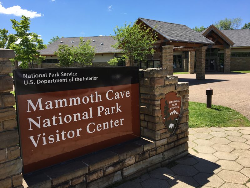 Sugestões para visitar o Parque Nacional das Cavernas Mamutes no Kentucky | tipsforfamilytrips.com | Excursão às cavernas Mammoth | Frozen Niagara | Bowling Green | férias de verão | findyourpark | parques nacionais | férias de primavera | viagens de Outono