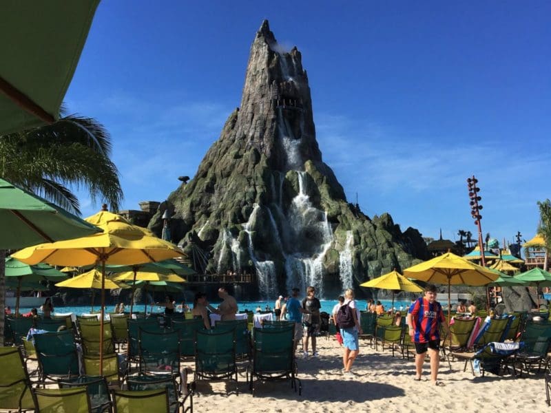 Tips for visiting Volcano Bay at Universal Orlando Resort in Florida | tipsforfamilytrips.com | spring break | vacation ideas | family travel | best water park