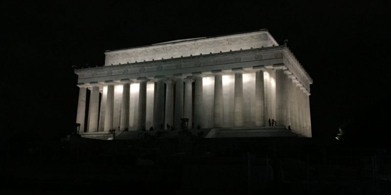 Review of the Big Bus Night Tour of Washington D.C. | tipsforfamilytrips.com | family travel | vacation ideas