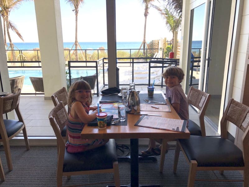Kids dining at Hutchinson Shores Resort and Spa | Jensen Beach Florida | Florida family vacation | Florida hotels for kids| kid friendly hotel | Tips for family Trips | Mandy Carter | Florida Treasure Coast Vacation