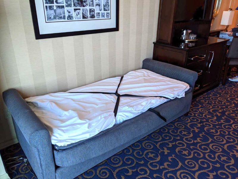 photo of extra bed in guest room of Disneyland Hotel - Review of Disneyland Hotel, Tips for Family Trips