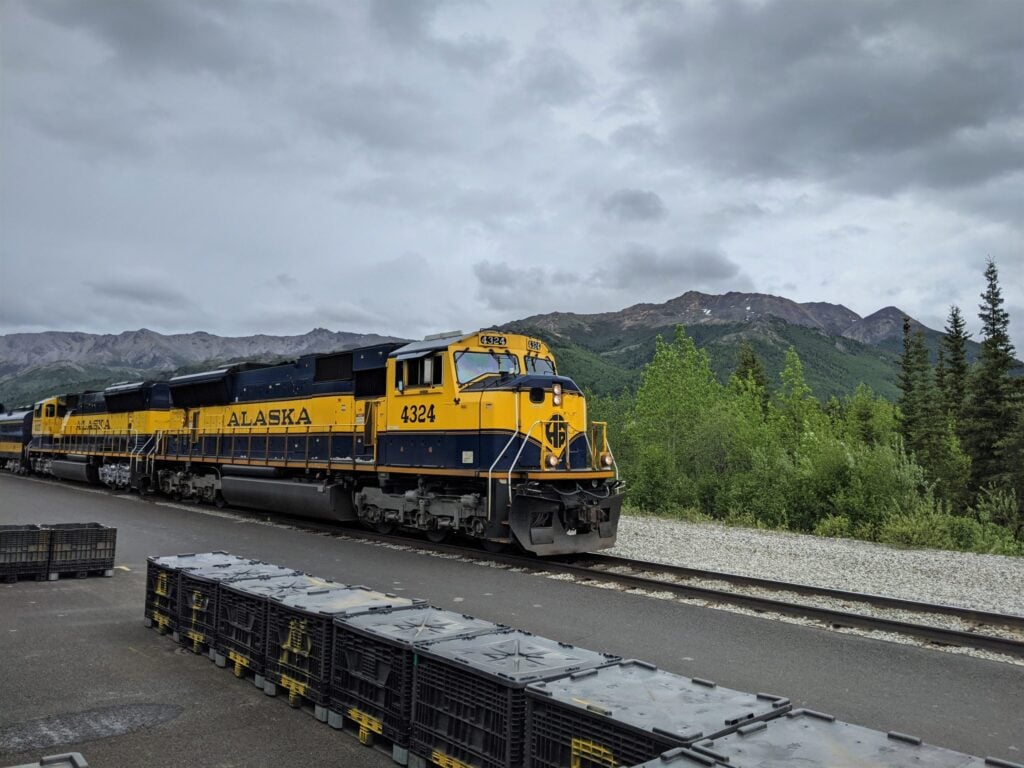 Microscale N Gauge Decal #60-256 - Alaska Railroad General Freight - Black/White/Yellow